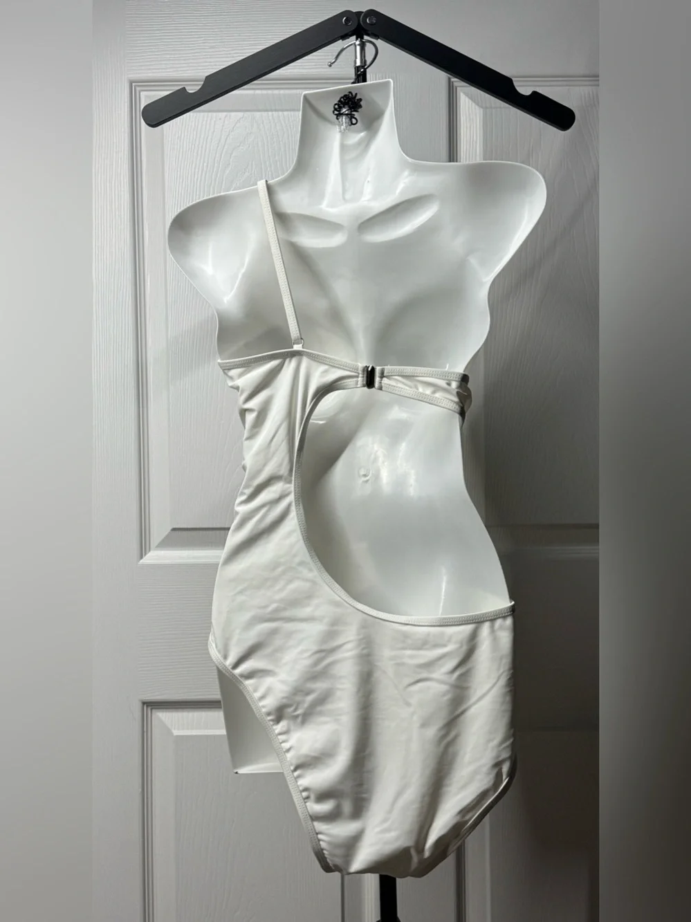 Women’s NOVA SWIM White Asymmetric One-Shoulder Cutout Swimsuit XL